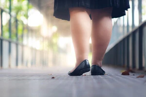 梅雨になると太る?その正体は“むくみ“かも