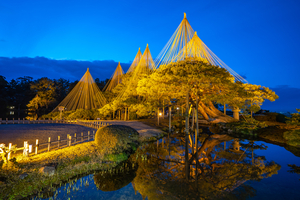 幻想的！夜の「兼六園」でロマンチックなひとときを♡