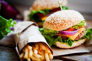 ダイエット中こそ知りたい！太らないハンバーガーの選び方