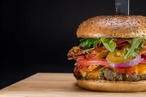 ダイエット中こそ知りたい！太らないハンバーガーの選び方