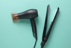 その乾かし方が老け髪を招く！正しいドライヤー術