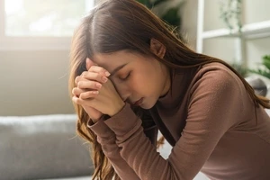 「このままずっとひとり？」孤独を深める6つの思考