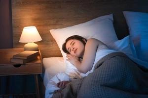 旅先で眠れない…40代50代がぐっすり眠るための9つのコツ