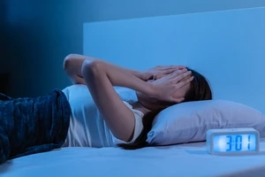 布団に入ると不安になる…そんな夜に試したいこと